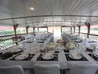 कंटेनर जहाज बिक्री के लिए