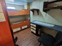आपूर्ति जहाज बिक्री के लिए