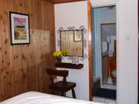 Floating hotel बेचने के लिए