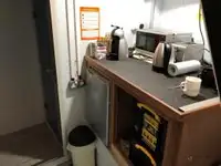 चालक दल की नाव बेचने के लिए