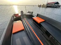 कार्य नौकाएँ बिक्री के लिए