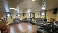 Trawler बेचने के लिए