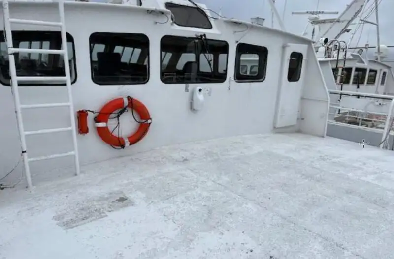 क्रू बोट बिक्री के लिए