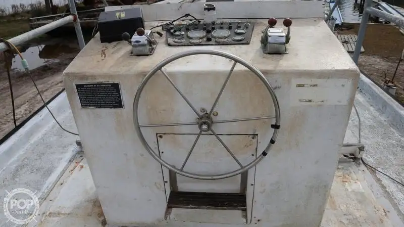 गश्ती नाव बिक्री के लिए