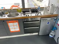 कंटेनर जहाज बिक्री के लिए