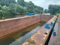 बार्ज बिक्री के लिए