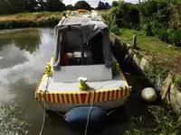 कार्य नौकाएँ बिक्री के लिए