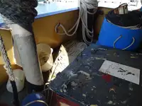 कार्य नौकाएँ बिक्री के लिए