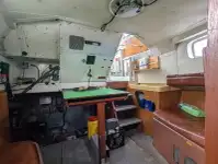 कार्य नौकाएँ बिक्री के लिए