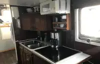 Trawler बेचने के लिए
