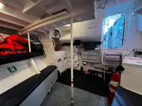 क्रू बोट बिक्री के लिए