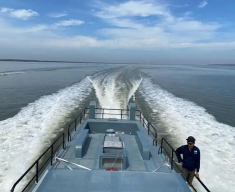 क्रू बोट बिक्री के लिए