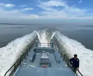 क्रू बोट बिक्री के लिए