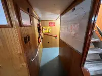 क्रू बोट बिक्री के लिए