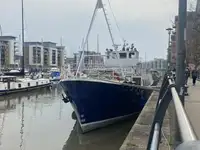 Trawler बेचने के लिए