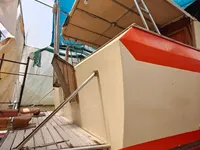 कार्य नौकाएँ बिक्री के लिए
