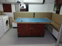 कंटेनर जहाज बिक्री के लिए