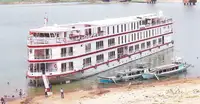 क्रूज जहाज बिक्री के लिए