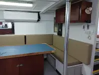 कंटेनर जहाज बिक्री के लिए