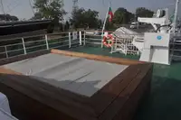 क्रूज जहाज बिक्री के लिए