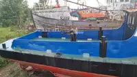 कार्य नौकाएँ बिक्री के लिए