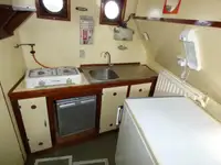 कार्य नौकाएँ बेचने के लिए