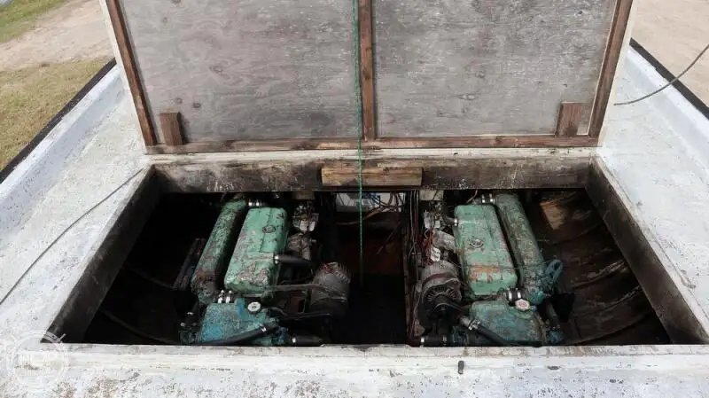 गश्ती नाव बिक्री के लिए