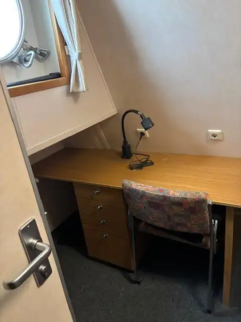 गश्ती नाव बिक्री के लिए