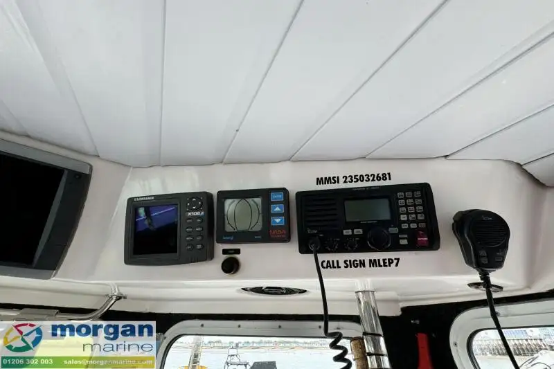 कार्य नौकाएँ बिक्री के लिए