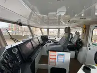 कार्य नौकाएँ बिक्री के लिए