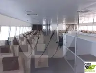 कार्य नौकाएँ बिक्री के लिए