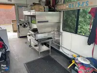 कटमरैन बेचने के लिए