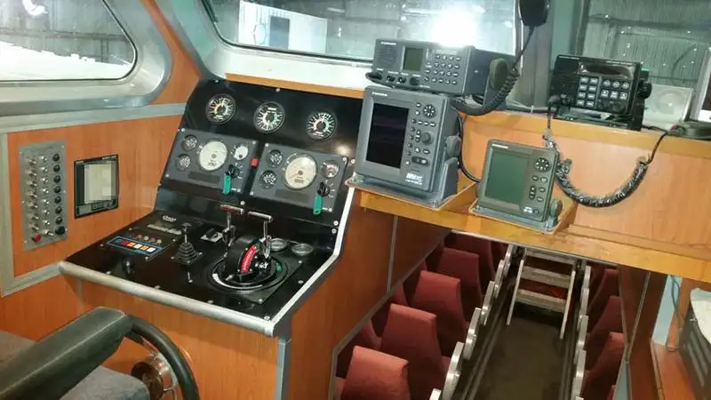 क्रू बोट बिक्री के लिए