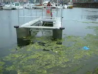 कंटेनर जहाज़ बेचने के लिए