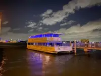 नौका पोत बेचने के लिए