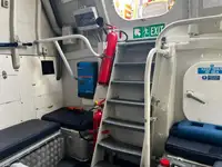 क्रू बोट बिक्री के लिए