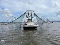ट्रॉलर बिक्री के लिए
