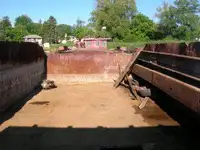 बार्ज बिक्री के लिए