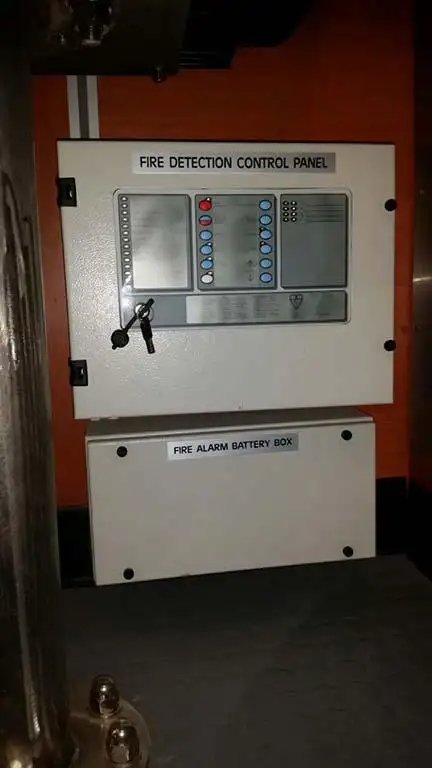 क्रू बोट बिक्री के लिए