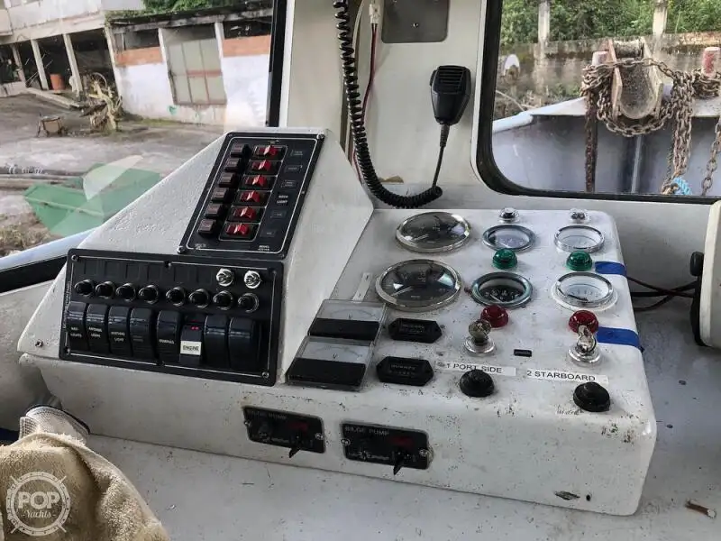 आपूर्ति जहाज बिक्री के लिए