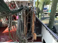 Trawler बेचने के लिए