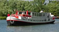 Floating hotel बेचने के लिए