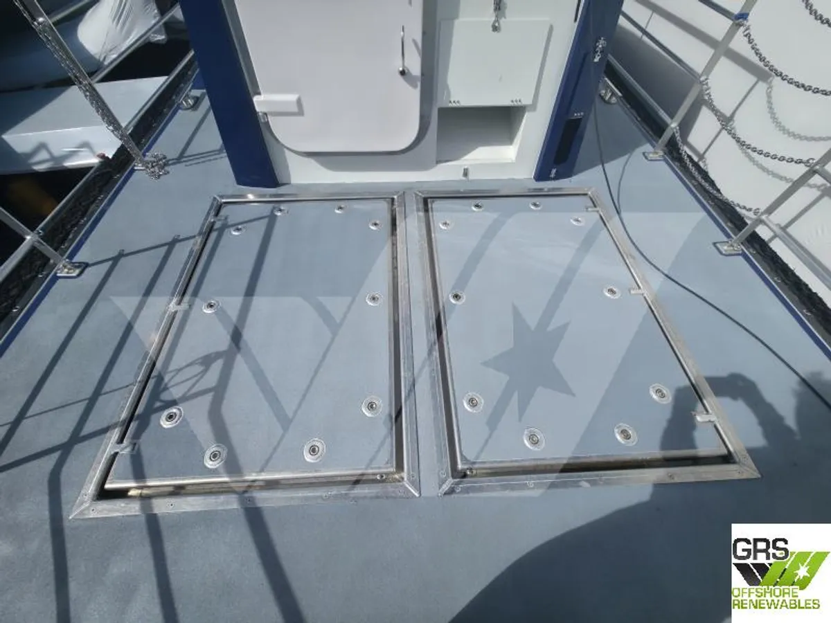 पायलट बोट बिक्री के लिए