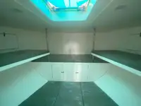 क्रू बोट बिक्री के लिए