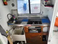 ट्रॉलर बिक्री के लिए