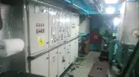 कार्य नौकाएँ बिक्री के लिए