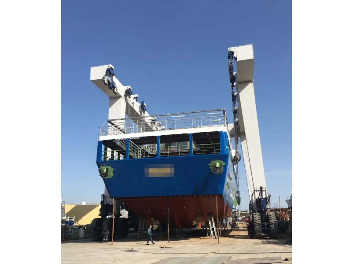 रो-रो जहाज बिक्री के लिए