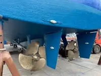 गश्ती नाव बिक्री के लिए
