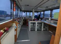 कार्य नौकाएँ बेचने के लिए