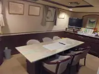 गश्ती नाव बिक्री के लिए